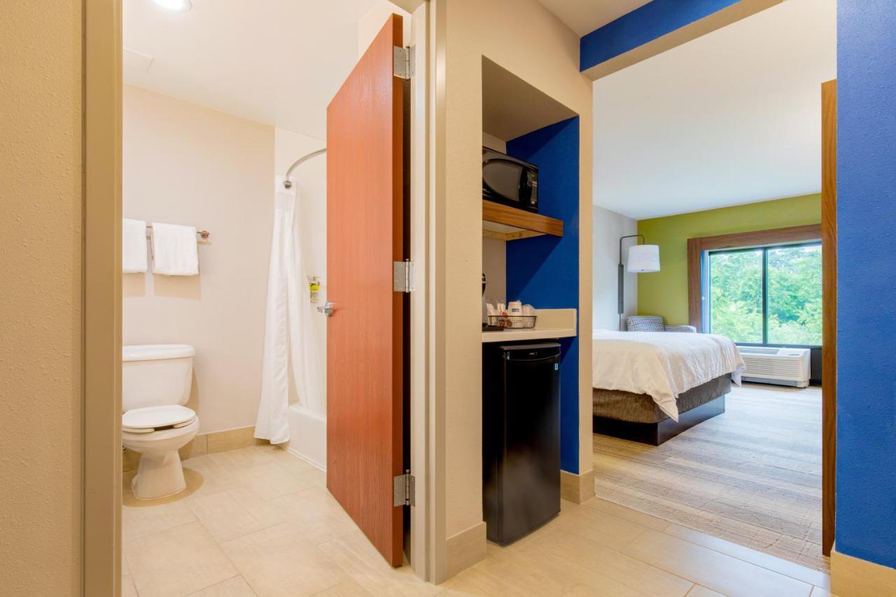 Holiday Inn Express Johnson City By Ihg Exterior photo