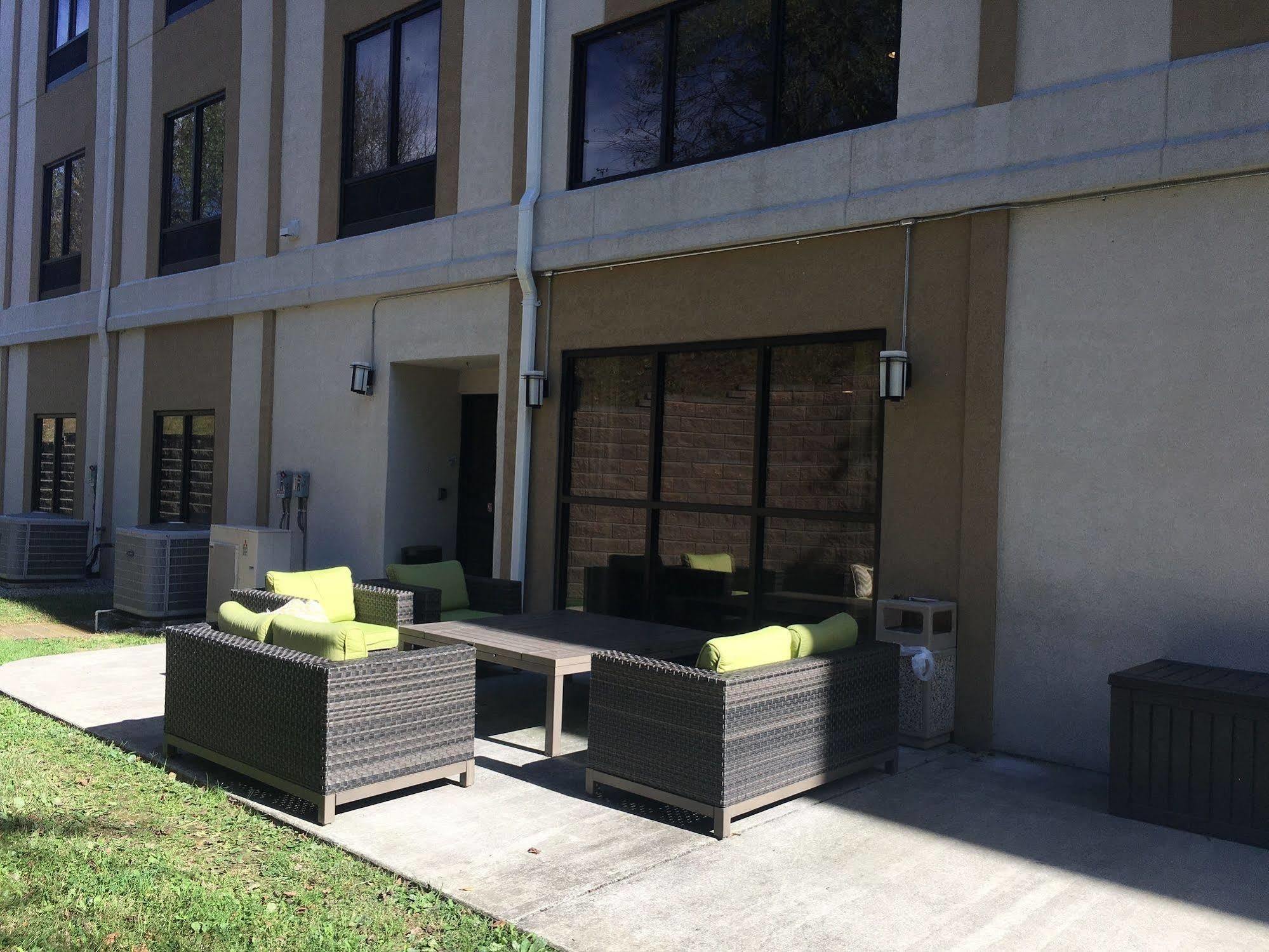 Holiday Inn Express Johnson City By Ihg Exterior photo